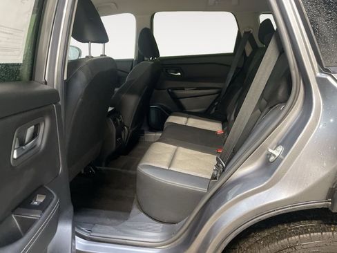 Used 2024 Nissan Rogue SV image 12