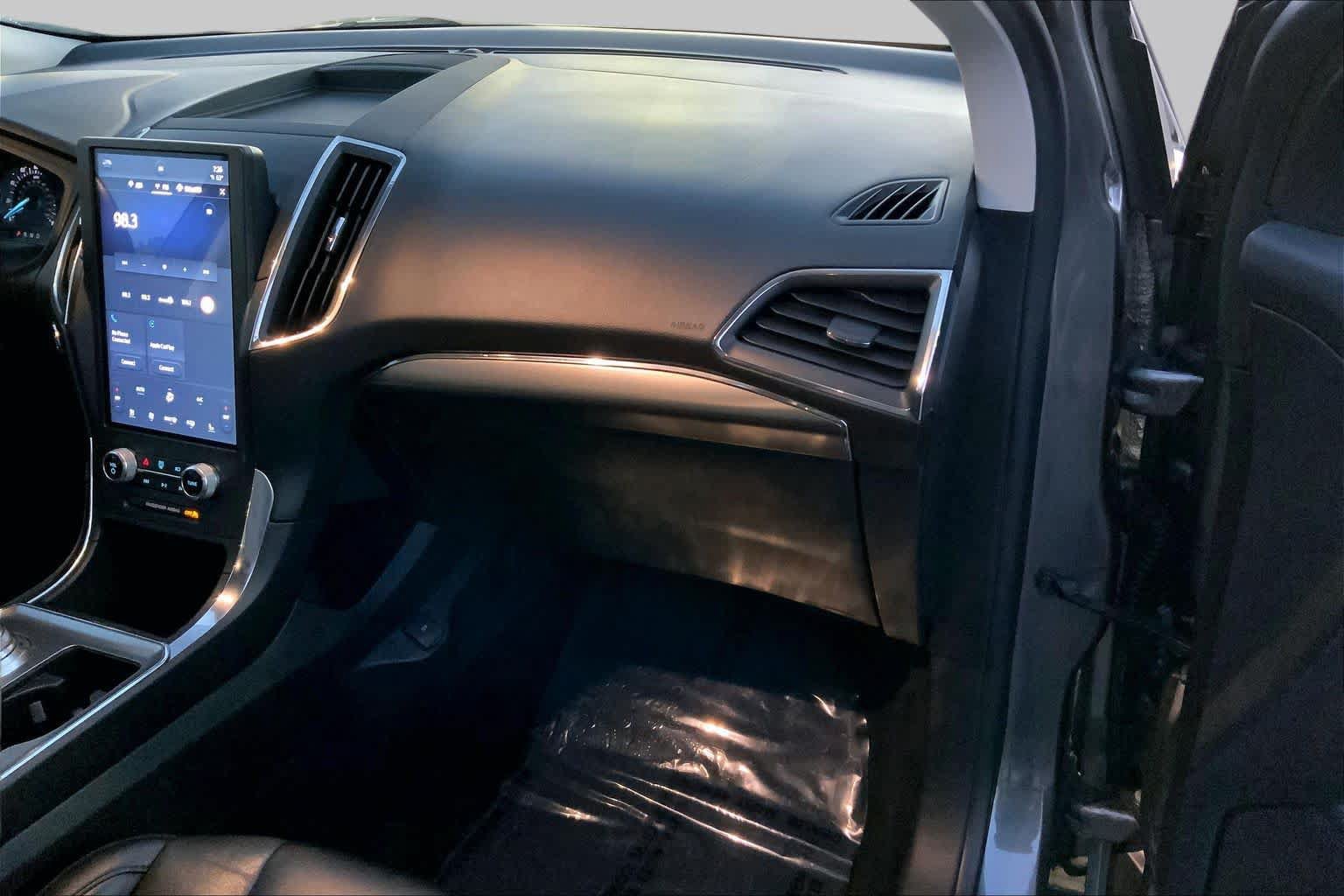 Used 2022 Ford Edge Titanium AWD/4WD image 16