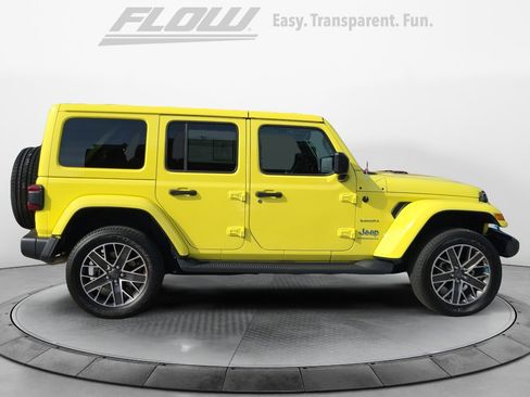 Used 2023 Jeep Wrangler Unlimited Sahara w/ Cold Weather Group image 9