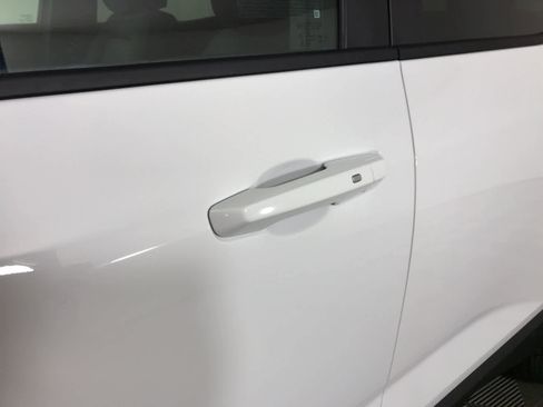 New 2026 Chevrolet Equinox LT image 4