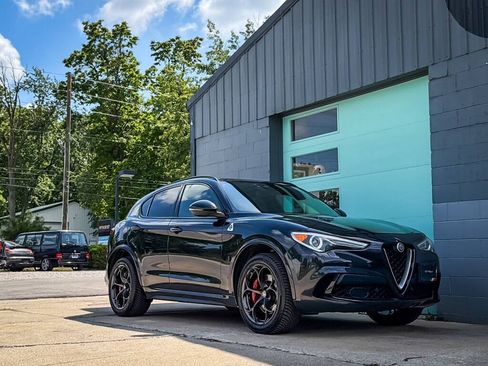 Used 2019 Alfa Romeo Stelvio Quadrifoglio w/ Driver Assist Dynamic Package AWD/4WD image 11