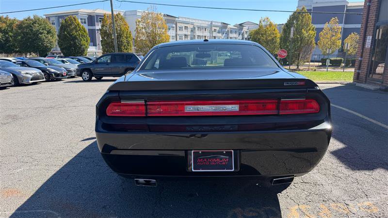 Used 2010 Dodge Challenger SRT8 w/ SRT Option Group II RWD image 11