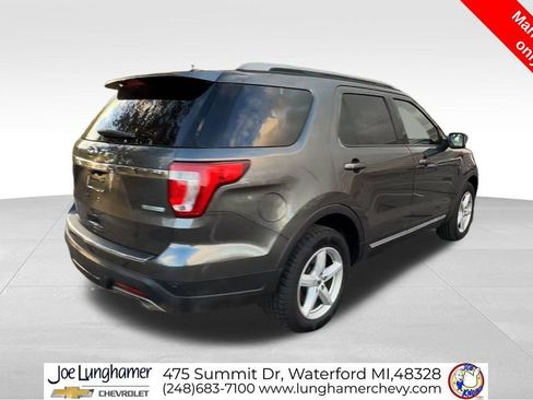 Used 2018 Ford Explorer XLT w/ Equipment Group 201A image 9