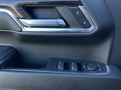 Used 2024 GMC Sierra 1500 Elevation image 23