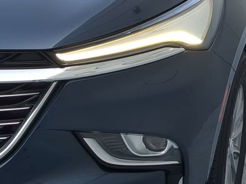 Used 2023 Buick Enclave Essence image 11