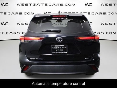 Used 2023 Toyota Highlander XLE FWD image 4