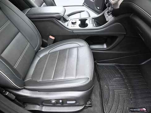Used 2023 GMC Acadia Denali w/ Black Diamond Edition AWD/4WD image 30
