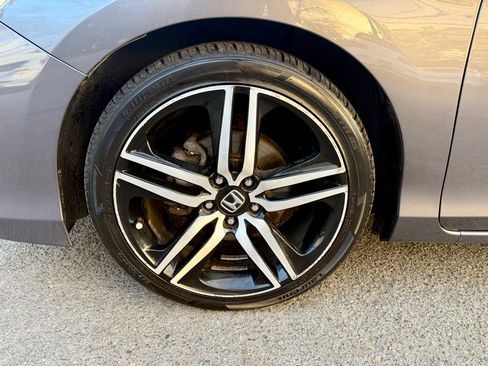 Used 2017 Honda Accord EX-L image 10