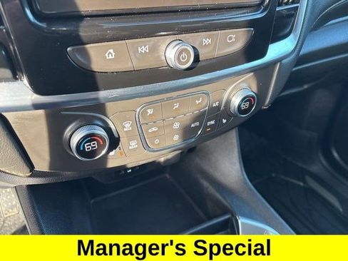 Used 2021 Chevrolet Traverse LT image 24