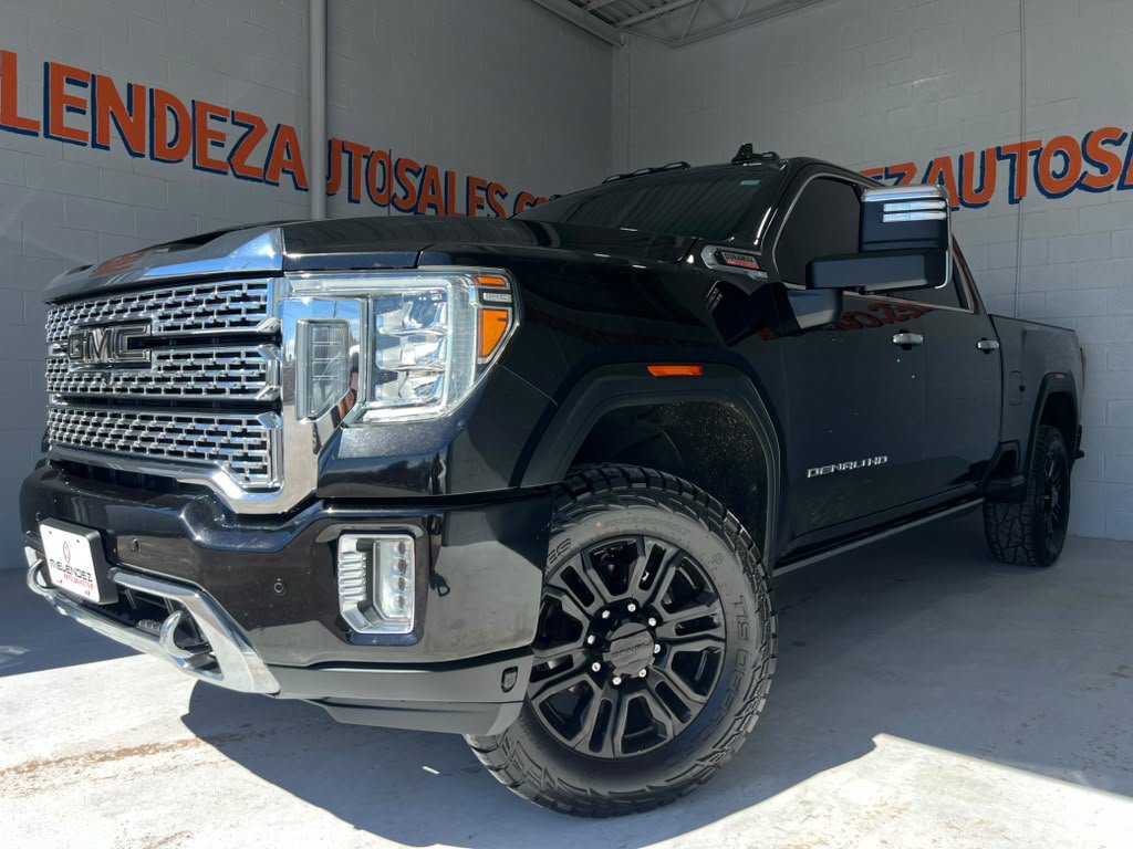 Used 2022 GMC Sierra 2500 Denali w/ Denali Black Diamond Edition AWD/4WD image 1