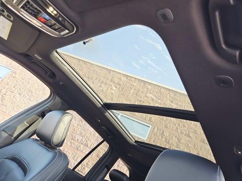 New 2025 Jeep Grand Cherokee Limited image 11