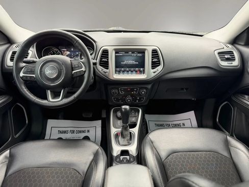 Used 2018 Jeep Compass Latitude w/ Popular Equipment Group AWD/4WD image 8