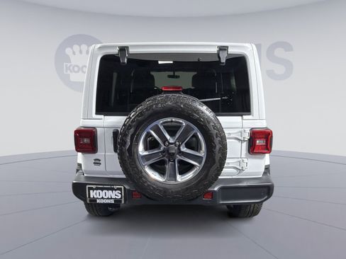 Used 2021 Jeep Wrangler Unlimited Sahara image 5