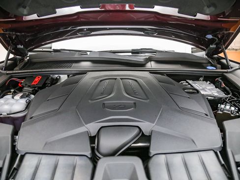 Certified 2025 Porsche Cayenne Coupe AWD/4WD image 32