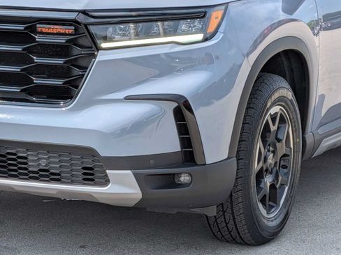 Used 2025 Honda Pilot TrailSport image 10
