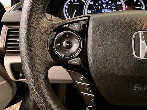 Used 2017 Honda Accord EX image 18