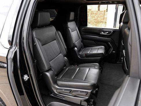 Used 2021 Chevrolet Suburban LT image 37