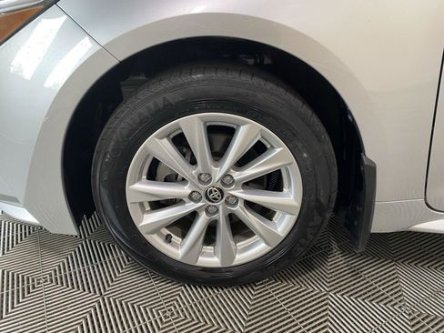 Used 2024 Toyota Corolla LE w/ LE Convenience Package FWD image 10