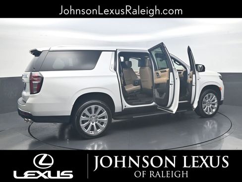 Used 2024 Chevrolet Suburban Premier AWD/4WD image 22