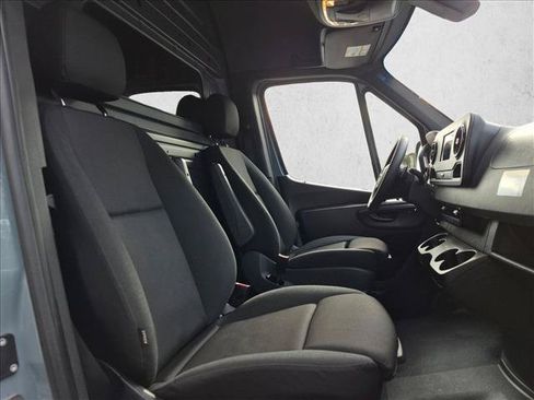Used 2024 Mercedes-Benz Sprinter 2500 image 16