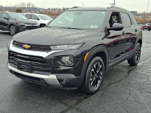 Used 2022 Chevrolet TrailBlazer LT w/ Driver Confidence Package image 3