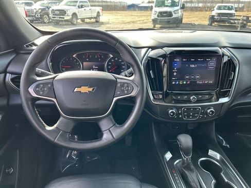 Used 2023 Chevrolet Traverse LT image 14