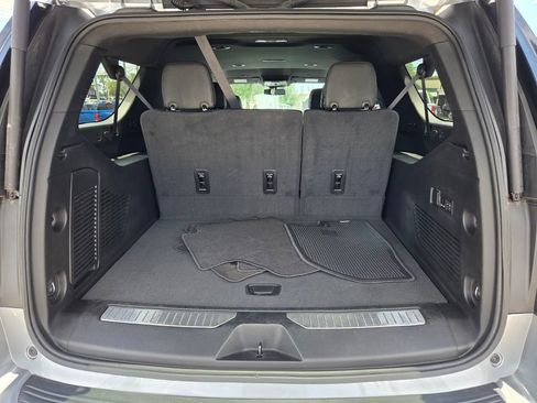 Certified 2023 Chevrolet Suburban Premier RWD image 16