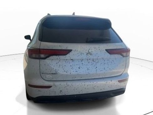 Used 2022 Mitsubishi Outlander ES FWD image 8
