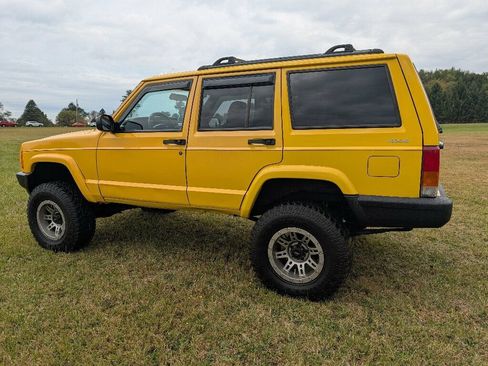 Used 2001 Jeep Cherokee Sport image 8