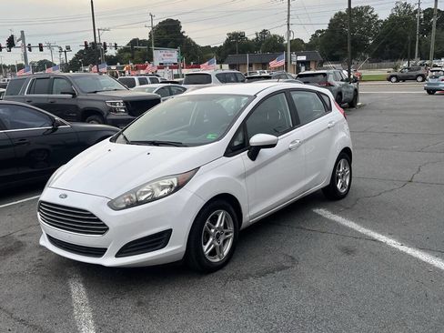 Used 2018 Ford Fiesta SE image 12