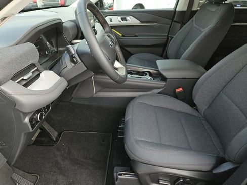 New 2026 Ford Explorer Active RWD image 23