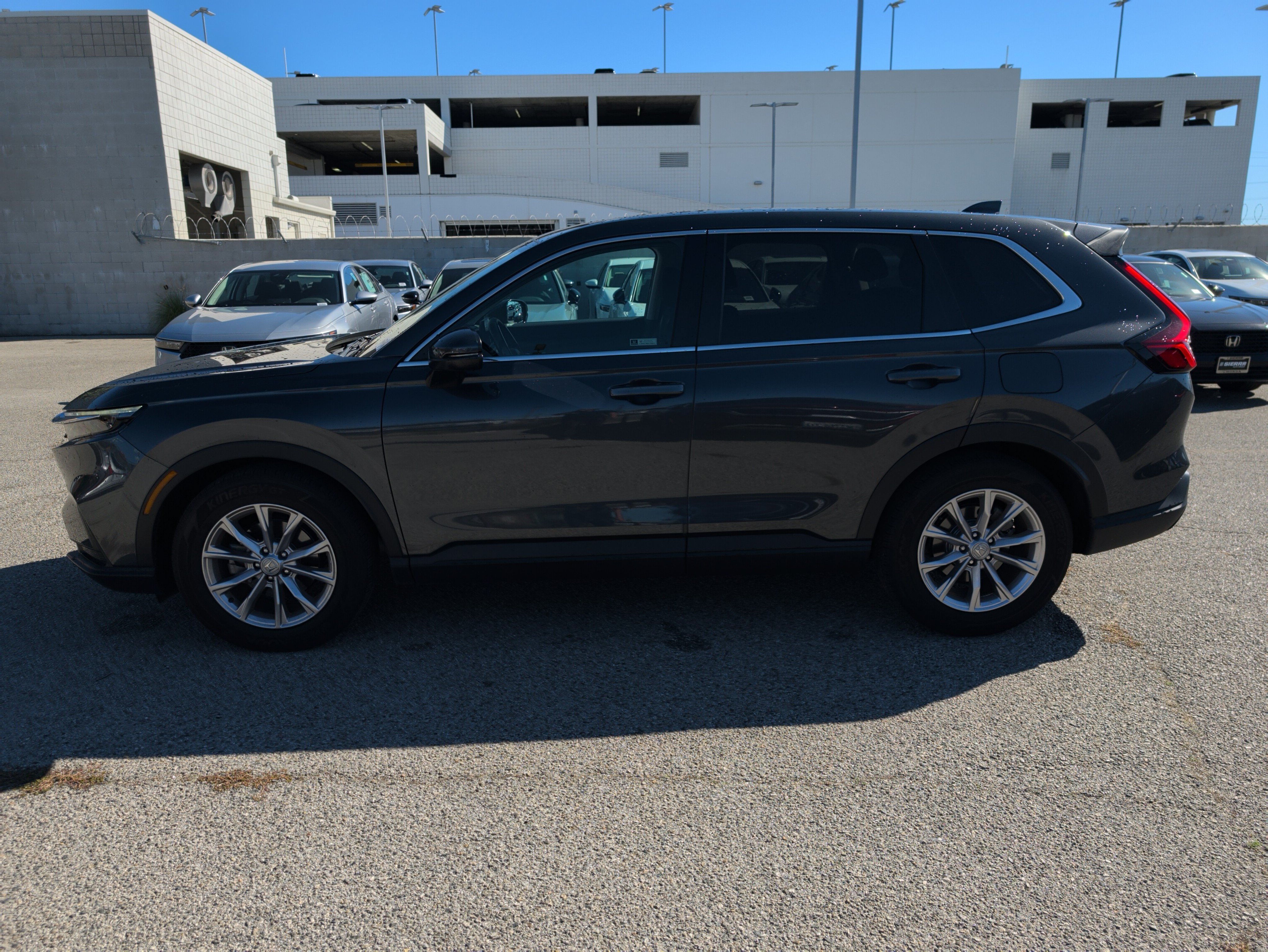 Used 2023 Honda CR-V EX image 7