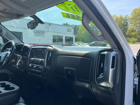 Used 2017 Chevrolet Silverado 2500 LTZ w/ Z71 Package, Off-Road AWD/4WD image 25