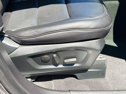 Used 2024 Ford Explorer Limited RWD image 17