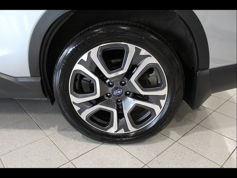 Used 2023 Subaru Ascent Limited w/ Technology Package AWD/4WD image 12