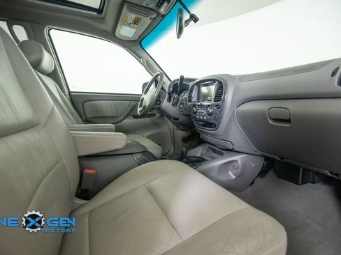 Used 2004 Toyota Sequoia Limited w/ Preferred Accessory Pkg AWD/4WD image 43
