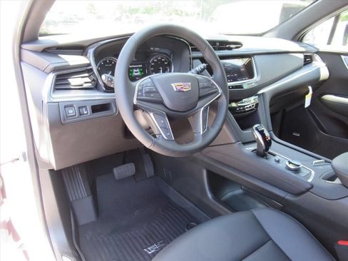 New 2026 Cadillac XT5 Luxury w/ LPO, Floor Liner Package FWD image 15