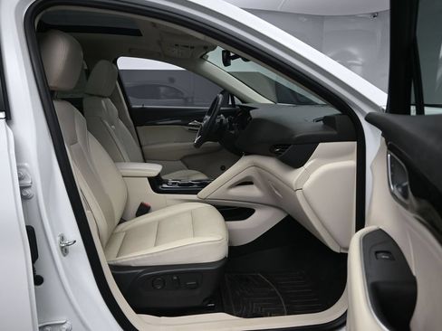 Used 2022 Buick Envision Essence w/ Technology Package I AWD/4WD image 27