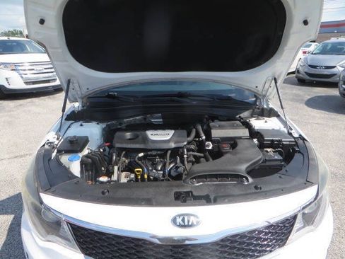 Used 2017 Kia Optima LX w/ Value Package FWD image 9