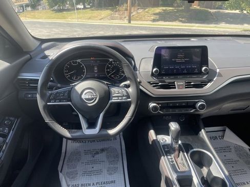 Used 2024 Nissan Altima 2.5 SR image 13
