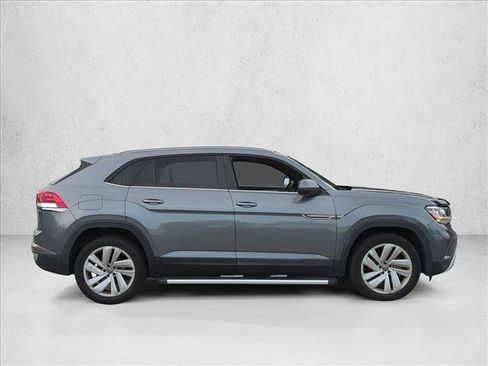 Used 2021 Volkswagen Atlas Cross Sport SE FWD image 4