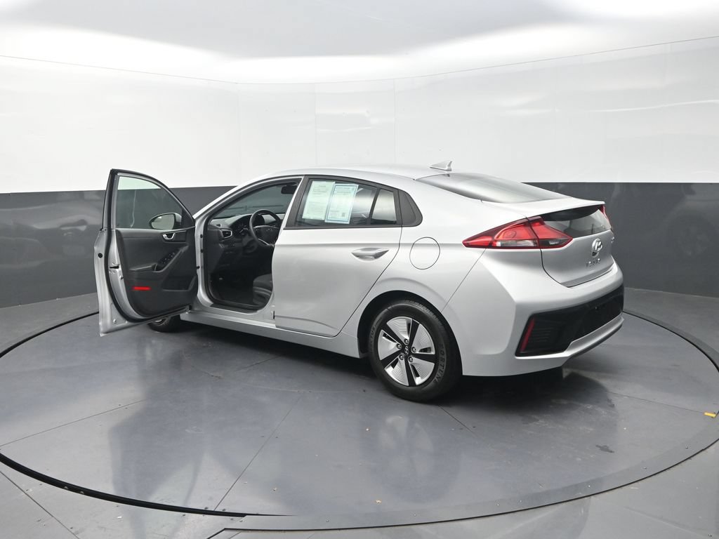 Used 2018 Hyundai Ioniq Blue FWD image 33