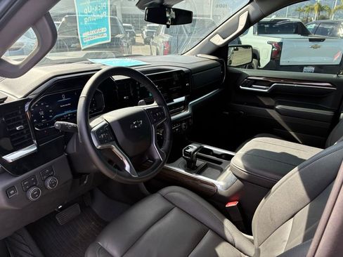 Used 2025 Chevrolet Silverado 1500 LT Trail Boss w/ Convenience Package II image 10