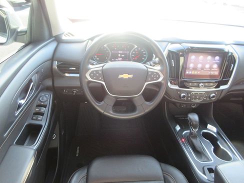 Used 2021 Chevrolet Traverse Premier image 16