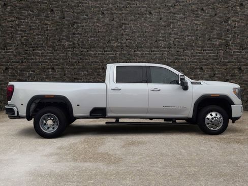 Used 2023 GMC Sierra 3500 Denali w/ Denali Ultimate Package image 3