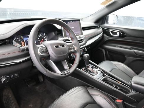 Used 2025 Jeep Compass Trailhawk AWD/4WD image 20