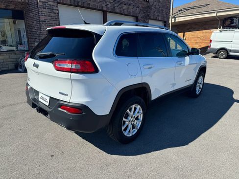 Used 2015 Jeep Cherokee Latitude w/ Trailer Tow Group AWD/4WD image 16