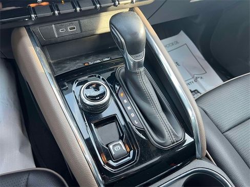 Used 2024 GMC Canyon Denali image 26