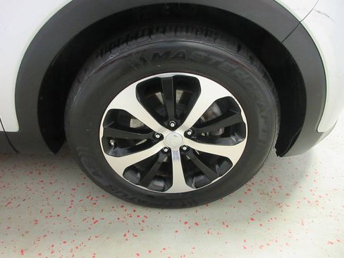 Used 2017 Kia Sorento EX AWD/4WD image 16