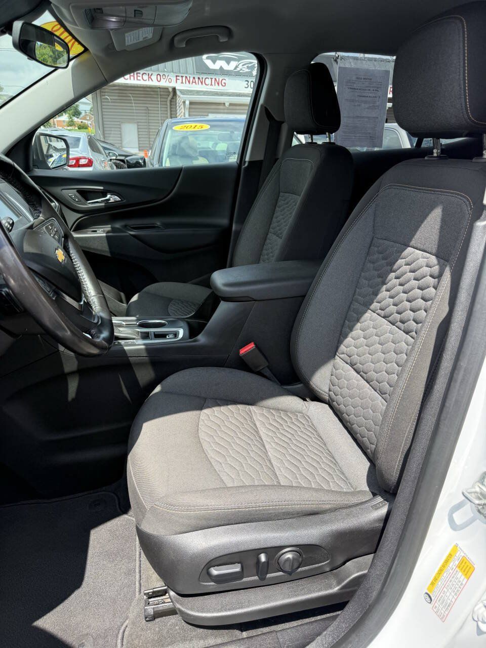 Used 2018 Chevrolet Equinox LT FWD image 9